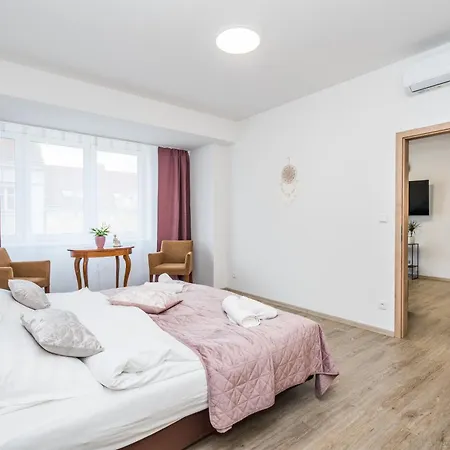 Perla Hradce 302 아파트 Hradec Králové