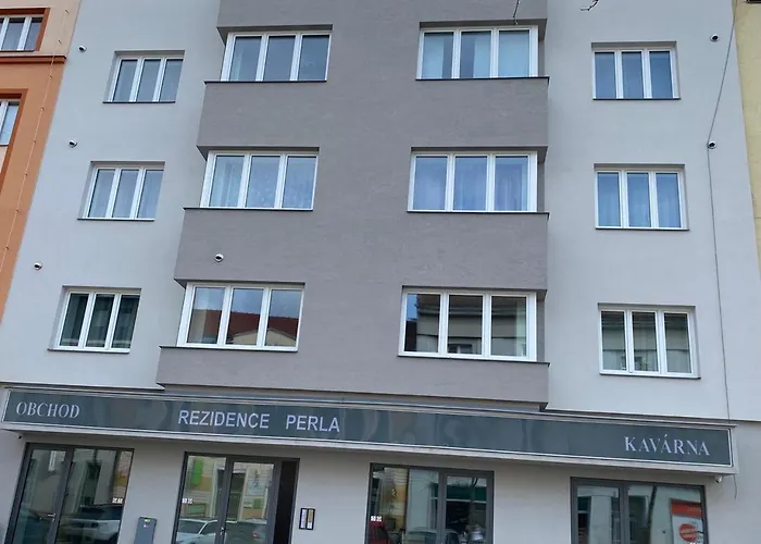 Perla Hradce 302 *